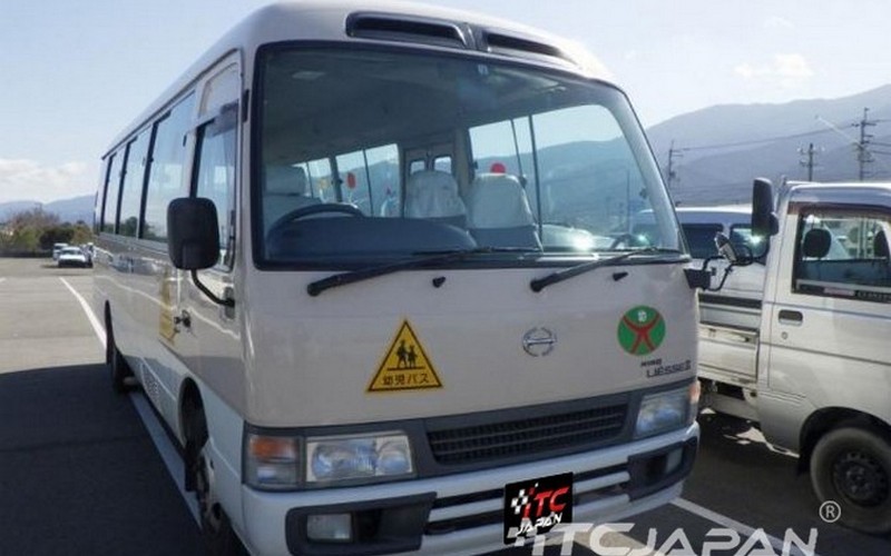HINO LIESSE (2003)