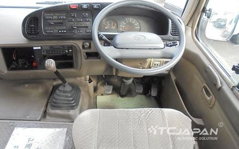 TOYOTA COASTER (1995)