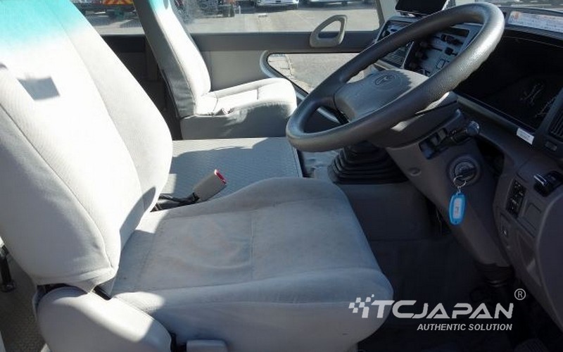 TOYOTA COASTER (2014)