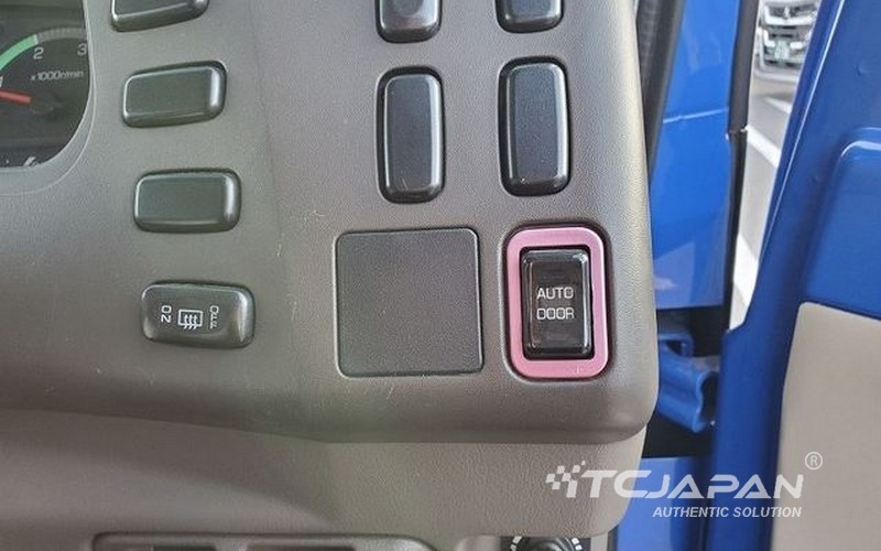 MITSUBISHI ROSA (2015)