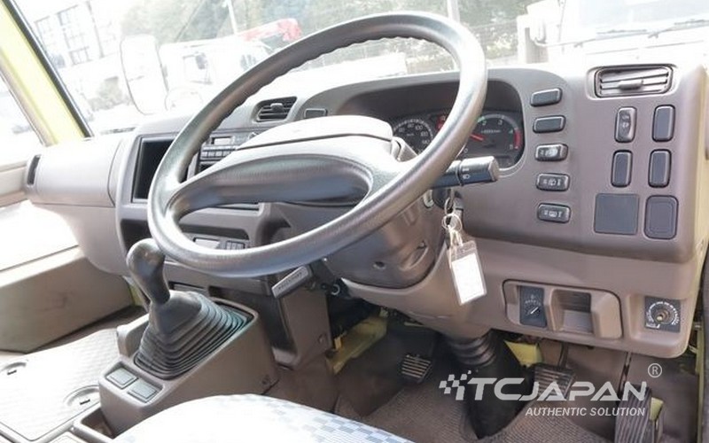 MITSUBISHI ROSA (2014)