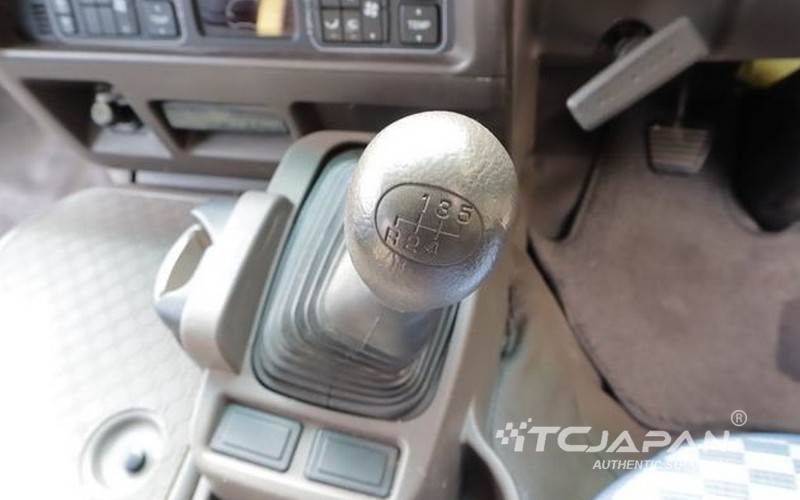 MITSUBISHI ROSA (2014)