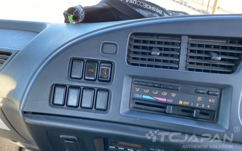 ISUZU FORWARD (2006)