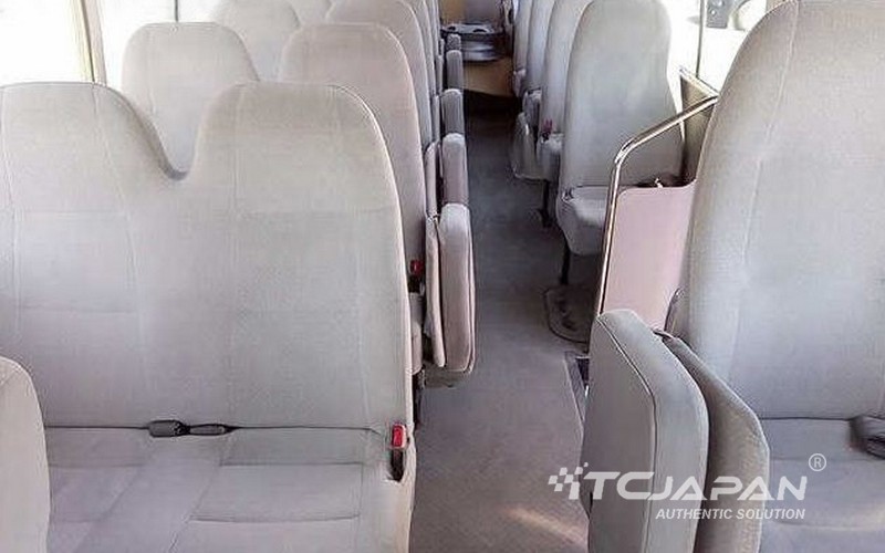 TOYOTA COASTER (2005)
