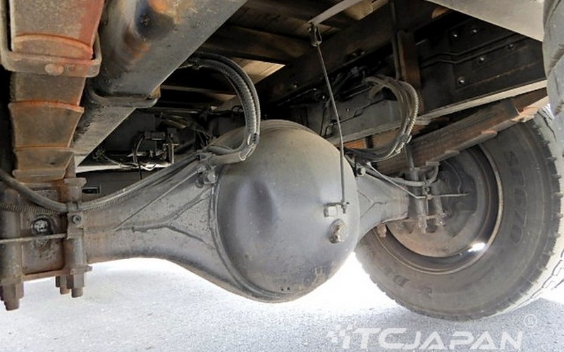 NISSAN CONDOR HIGH-UP CRANE (2001)