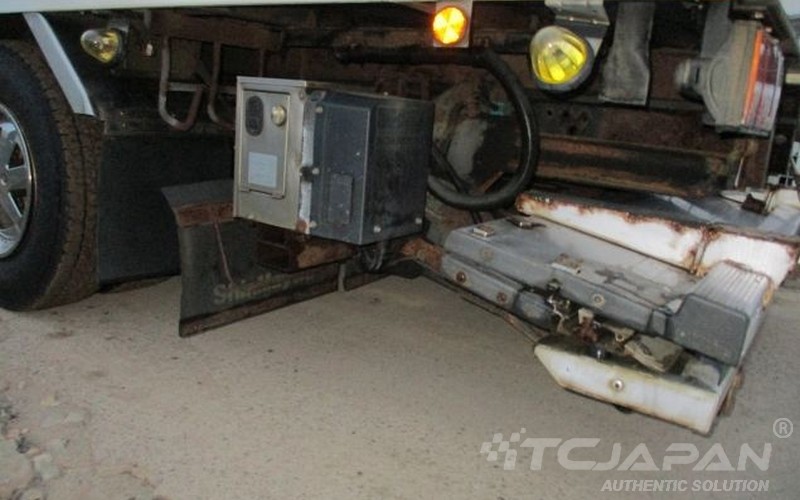 ISUZU ELF FREEZER (2006)