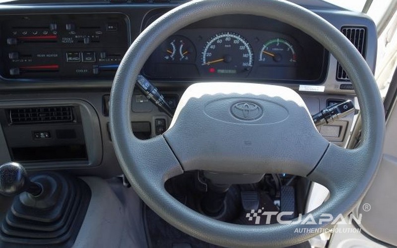 TOYOTA COASTER (2014)