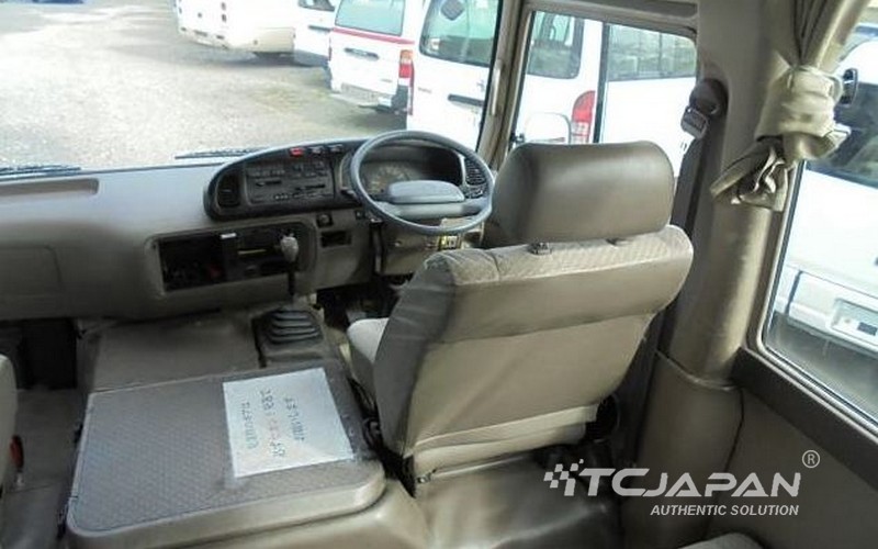 TOYOTA COASTER (1995)