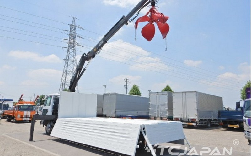 NISSAN CONDOR HIGH-UP CRANE (2001)