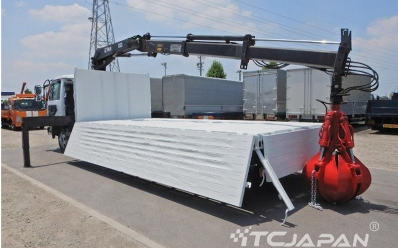 NISSAN CONDOR HIGH-UP CRANE (2001)