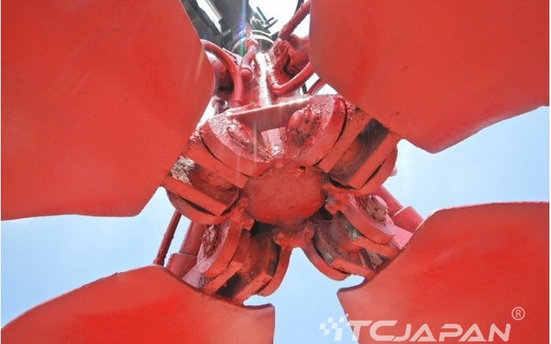 NISSAN CONDOR HIGH-UP CRANE (2001)