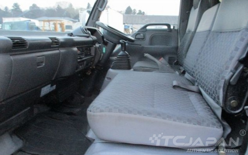 ISUZU ELF FREEZER (2006)