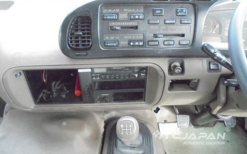 TOYOTA COASTER (1995)