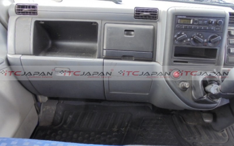 MITSUBISHI CANTER (2002)