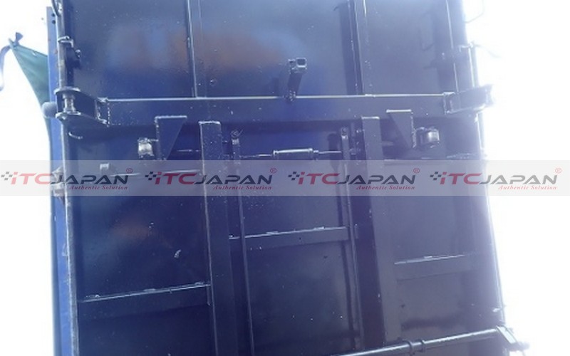 MITSUBISHI CANTER (2004)