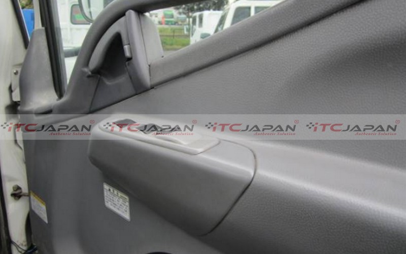 MITSUBISHI CANTER (2006)