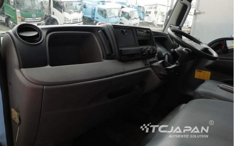 MITSUBISHI CANTER (2012)