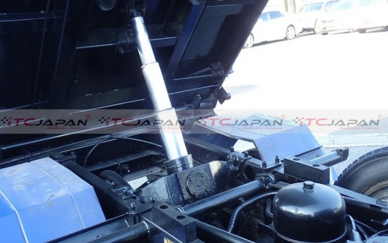 MITSUBISHI CANTER (2004)