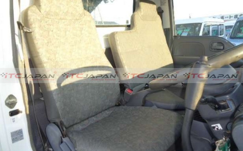ISUZU ELF (2006)