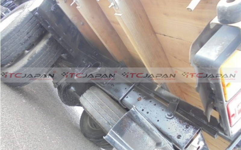 MITSUBISHI CANTER (2003)