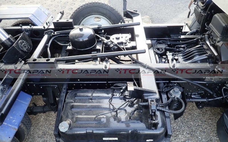 MITSUBISHI CANTER (2004)