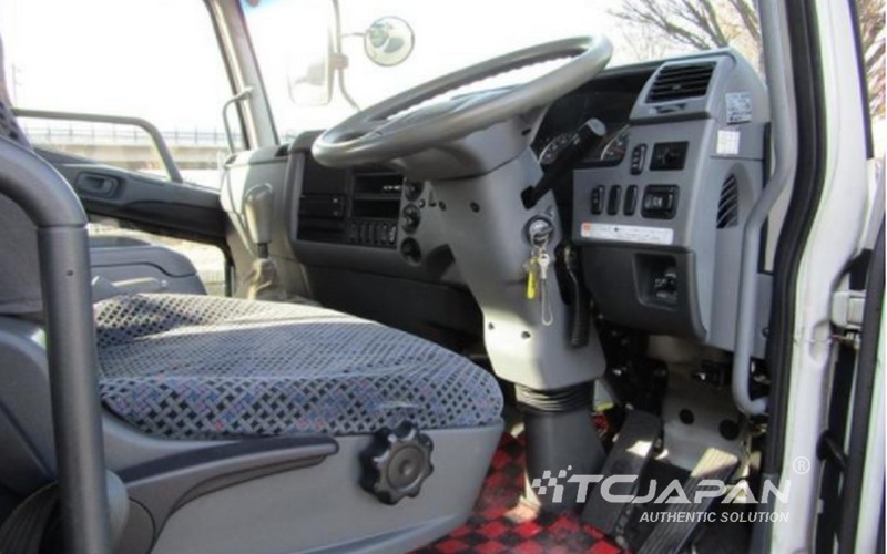 MITSUBISHI FUSO FIGHTER (2008)