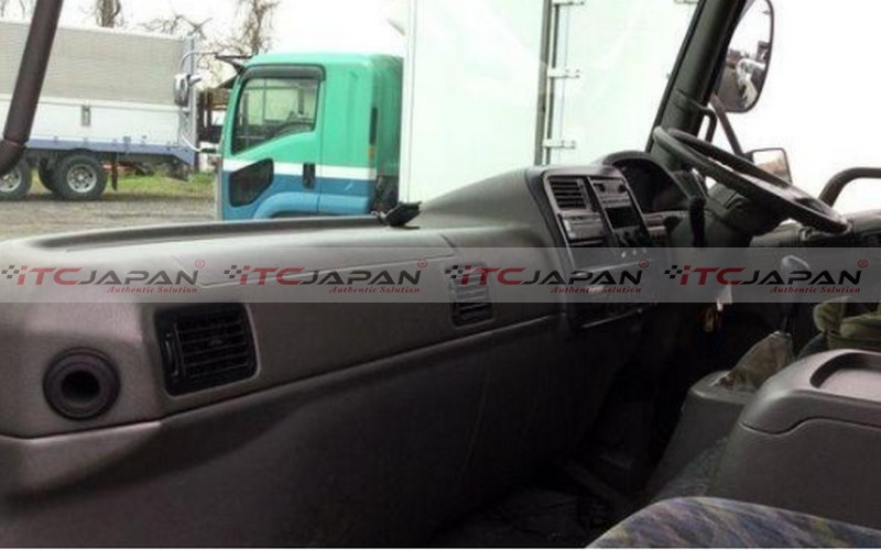MITSUBISHI FUSO FIGHTER (2005)