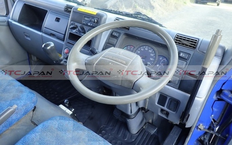 MITSUBISHI CANTER (2004)