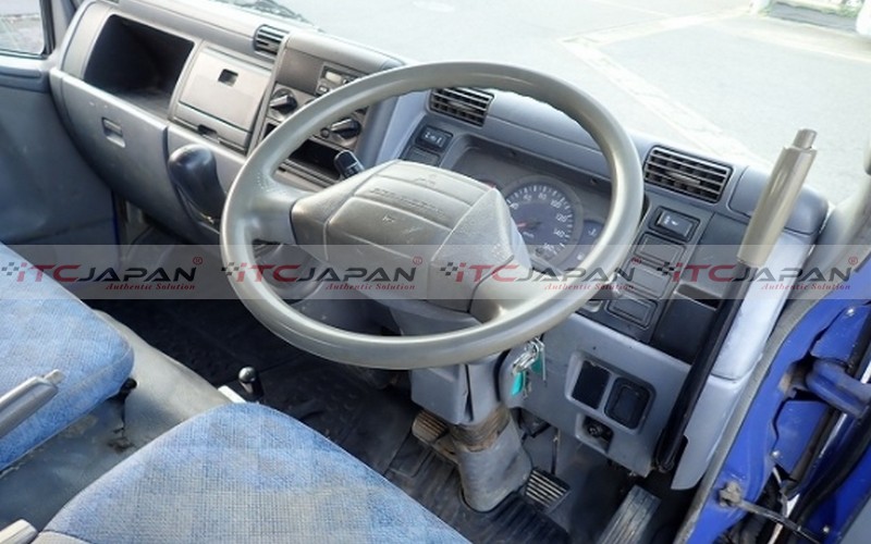 MITSUBISHI CANTER (2004)