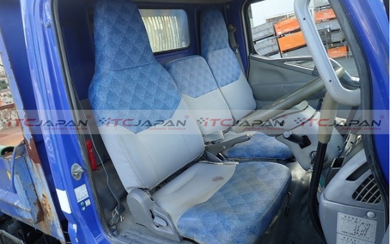 MITSUBISHI CANTER (2004)