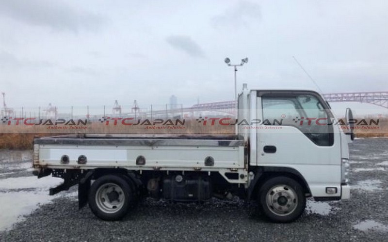 ISUZU ELF (2010)