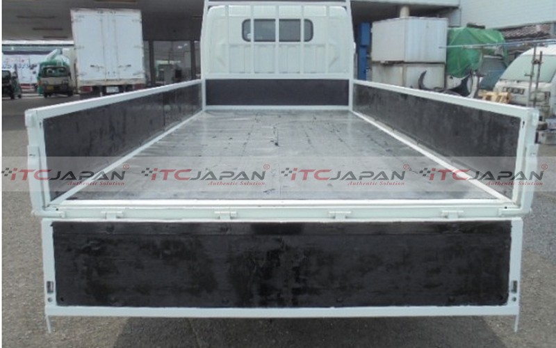 MITSUBISHI CANTER (2003)