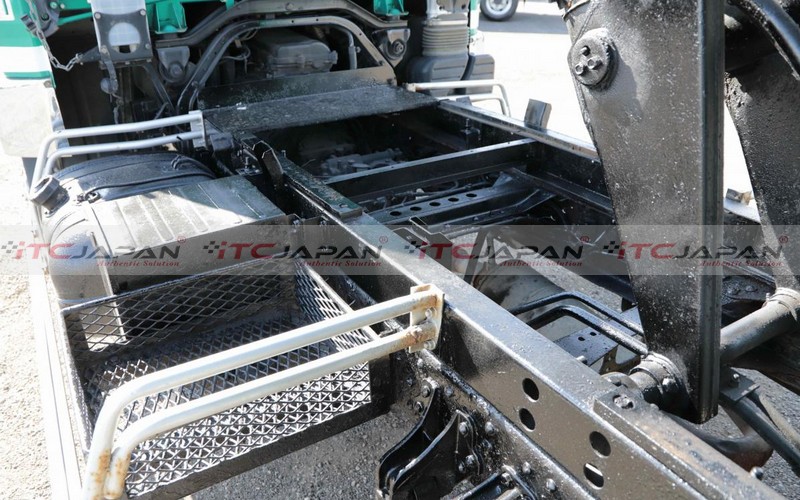 MITSUBISHI FUSO FIGHTER (2002)