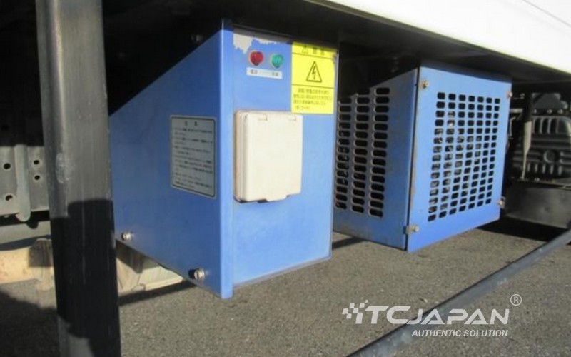 MITSUBISHI CANTER FREEZER (2005)