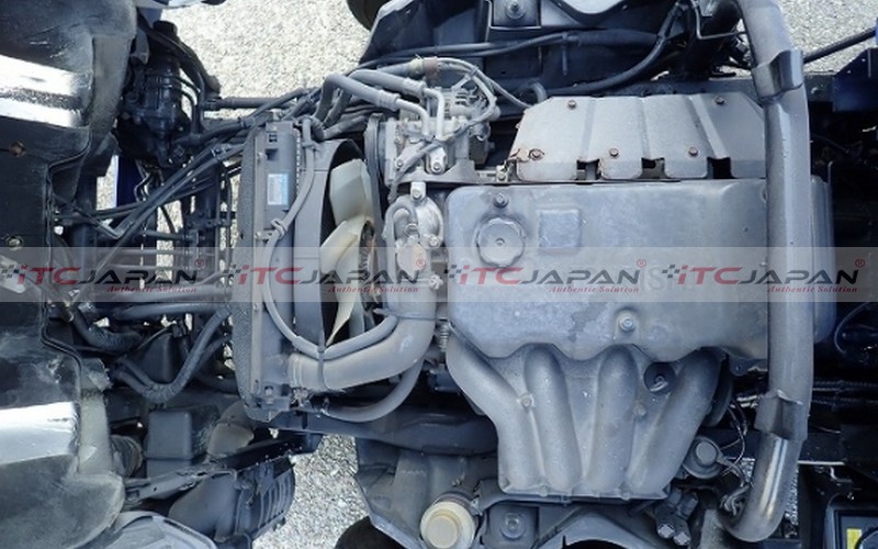 MITSUBISHI CANTER (2004)