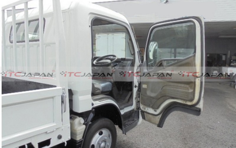 MITSUBISHI CANTER (2003)