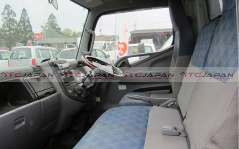 MITSUBISHI CANTER (2006)