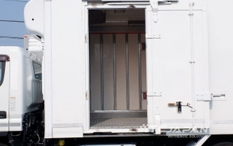 MITSUBISHI CANTER HYBRID (2013)