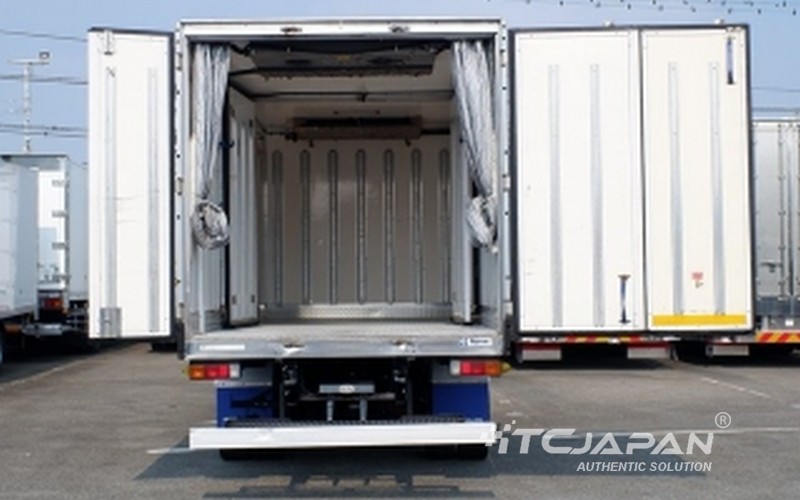 MITSUBISHI CANTER HYBRID (2013)