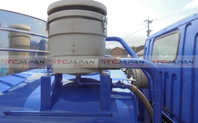 MITSUBISHI CANTER (2002)