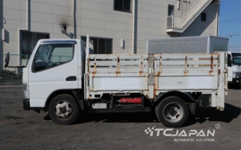 MITSUBISHI CANTER (2013)