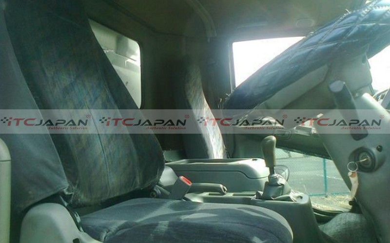 MITSUBISHI FUSO FIGHTER (2002)