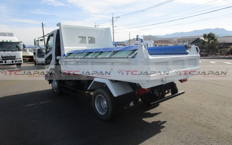 MITSUBISHI FUSO FIGHTER (2004)