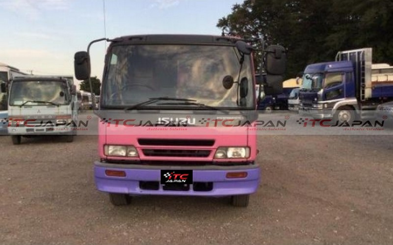 ISUZU FORWARD (2003)