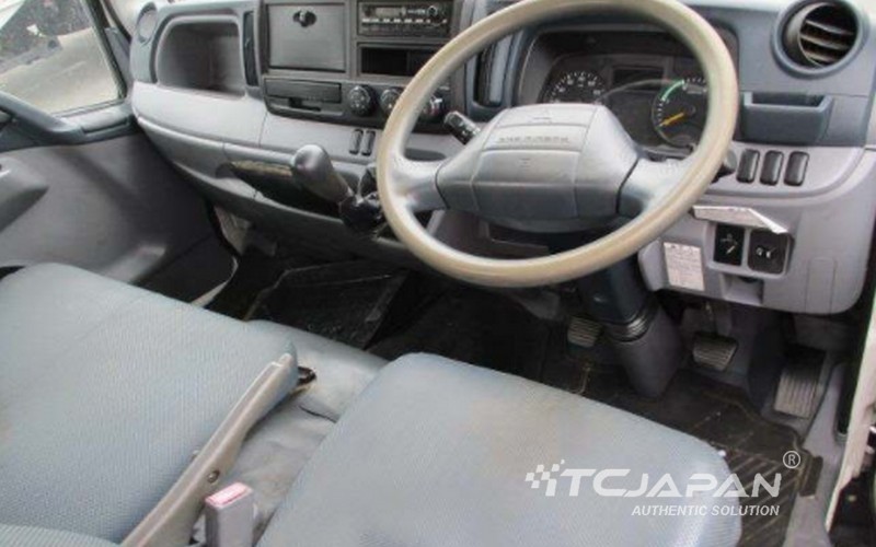 MITSUBISHI CANTER (2012)