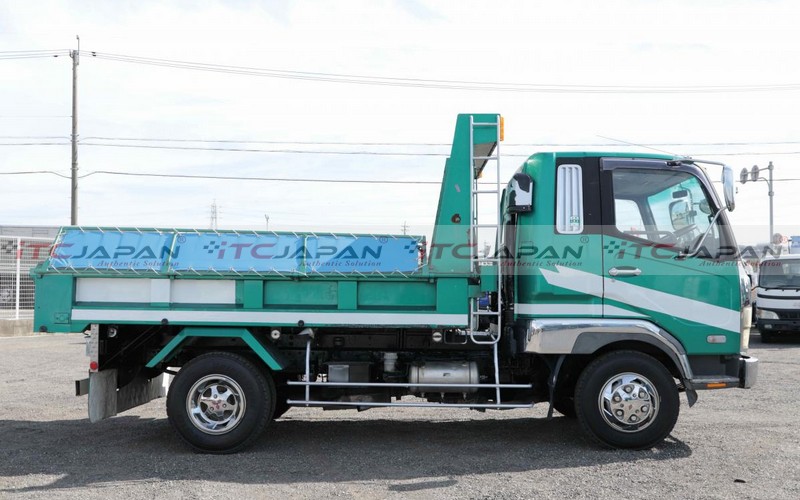 MITSUBISHI FUSO FIGHTER (2002)