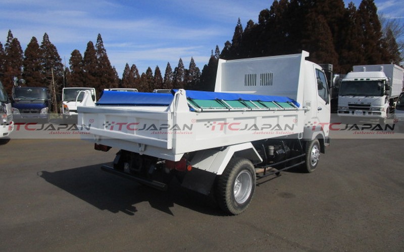 MITSUBISHI FUSO FIGHTER (2004)