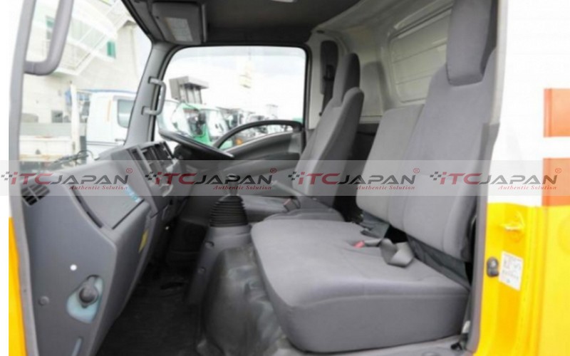ISUZU ELF REFRIGERATOR (2007)