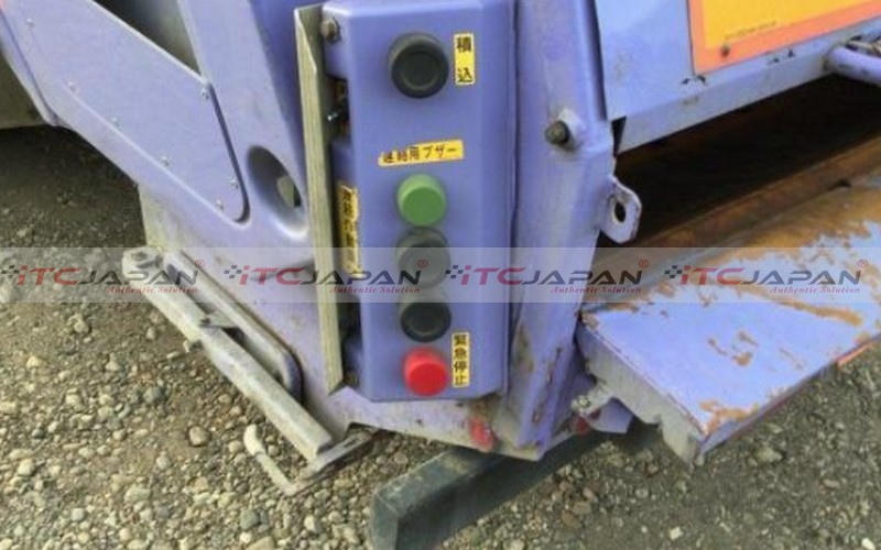 ISUZU FORWARD (2003)
