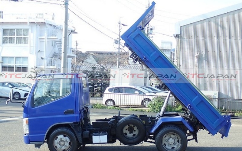 MITSUBISHI CANTER (2004)